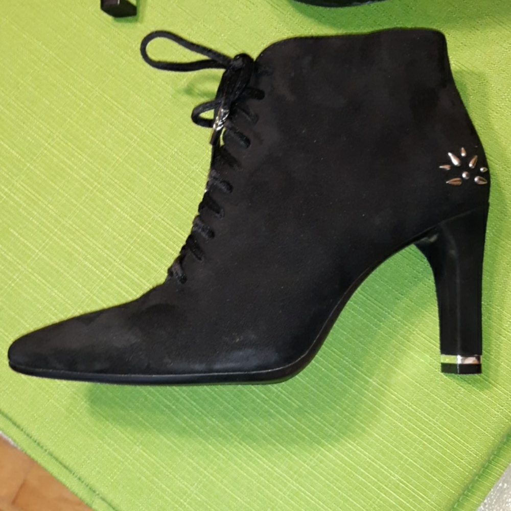 AEROSOLES Black Ankle Boots with Stud Detail